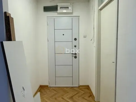 Prodaja, trosoban stan, 70m², Medijana, Niš - image 11