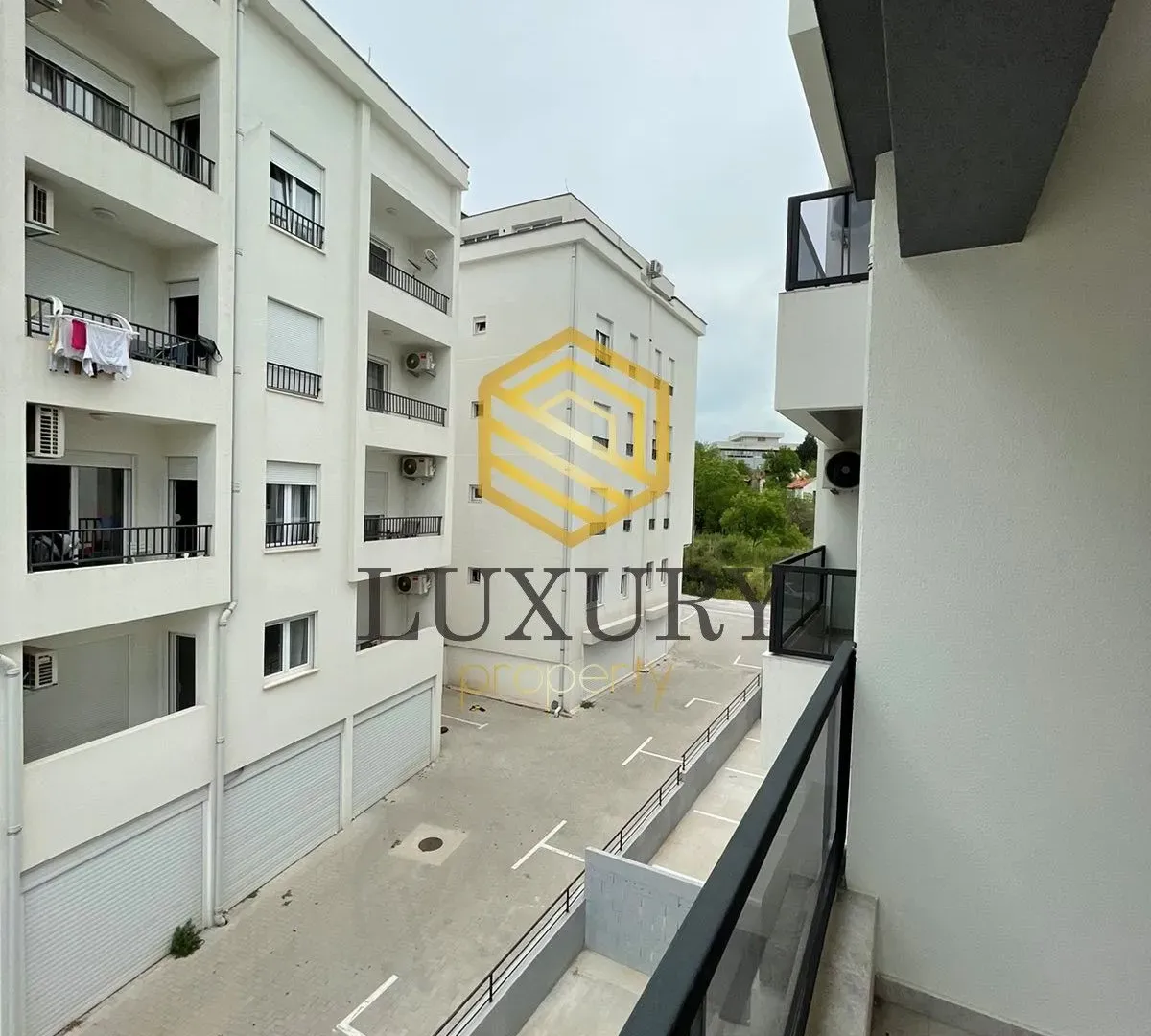 Izdavanje, dvosoban stan, 70m², Centar, Podgorica