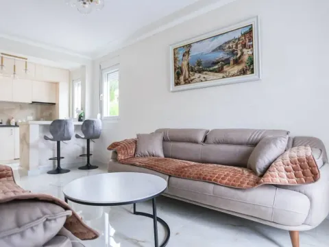 Rent, one bedroom apartment, 50m², Centar, Budva - image 6