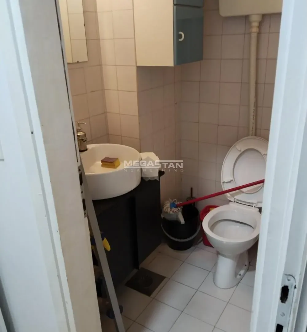 Sale, office space, 20m², Južni Bulevar, Vračar Sve Podlokacije