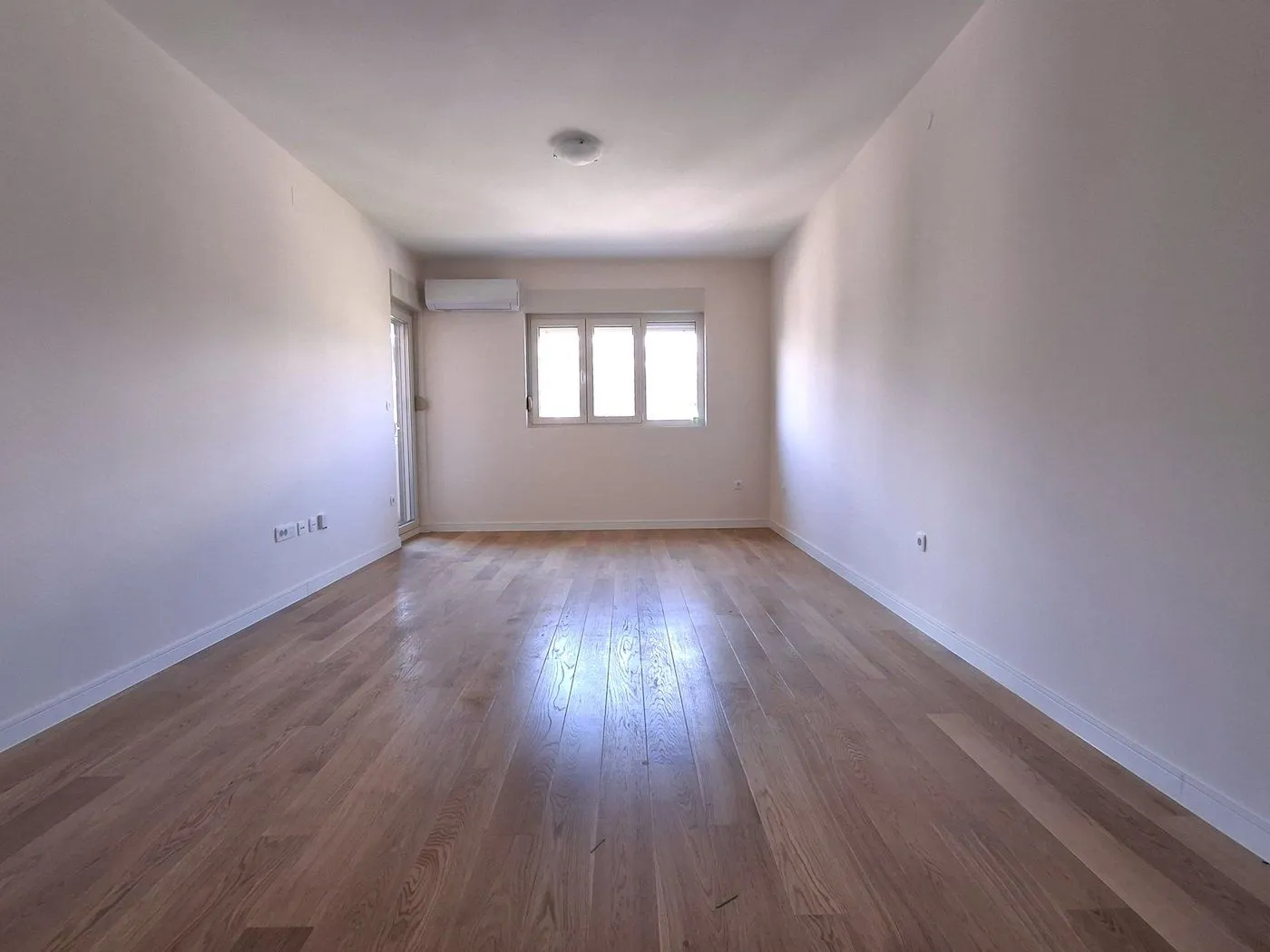 Rent, apartment, 59m², Central Point, Podgorica