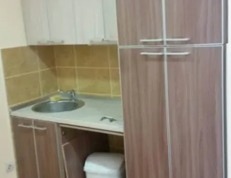 Izdavanje, poslovni prostor, 42m², Centar, Podgorica - image 2