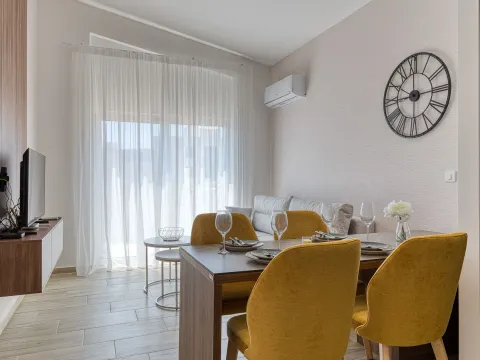 Rent, one bedroom apartment, 44m², Bečići, Budva - image 5