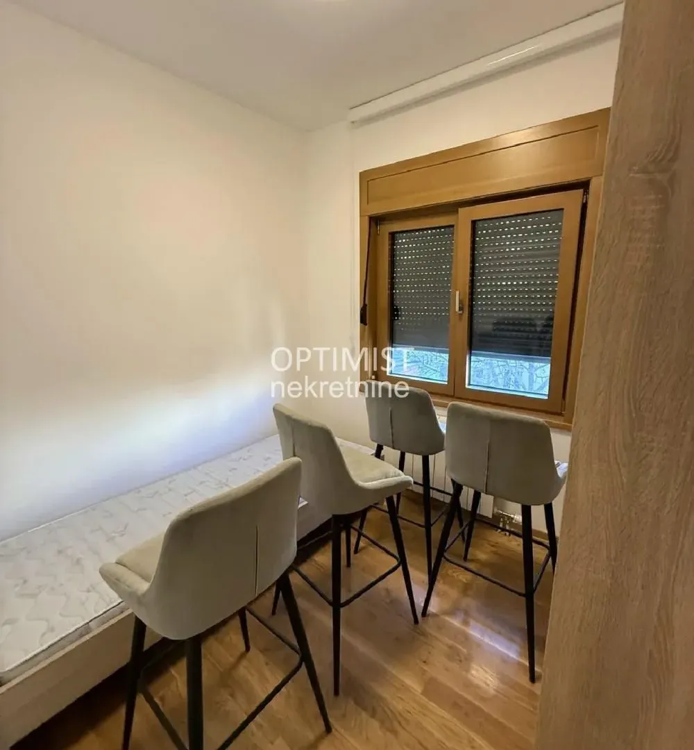Izdavanje, dvosoban stan, 57m², Vračar Sve Podlokacije, Beograd