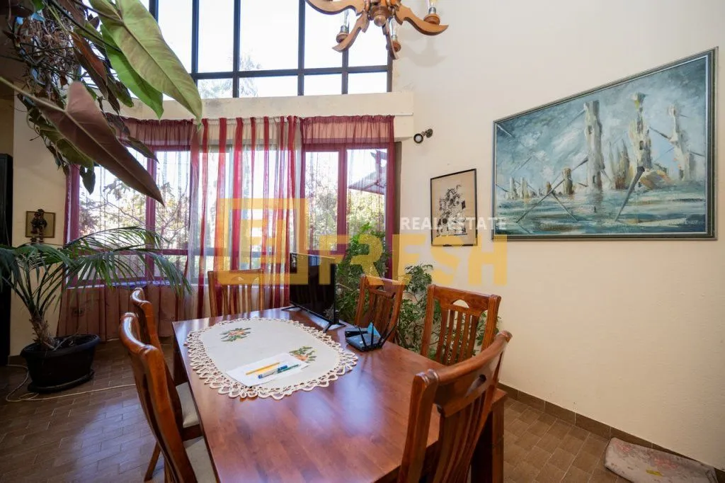 Sale, house, 348m², Stara Varoš, Podgorica
