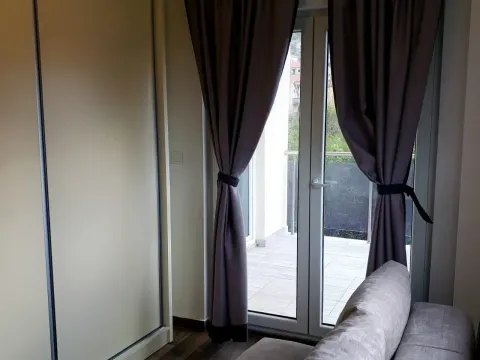 Rent, apartment, 60m², Tivat, Crna Gora - image 3