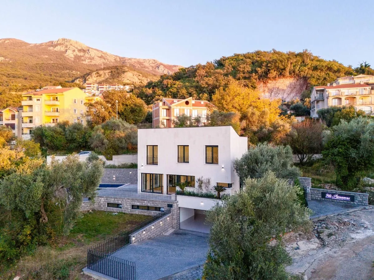 Prodaja, kuća, 240m², Budva, Crna Gora