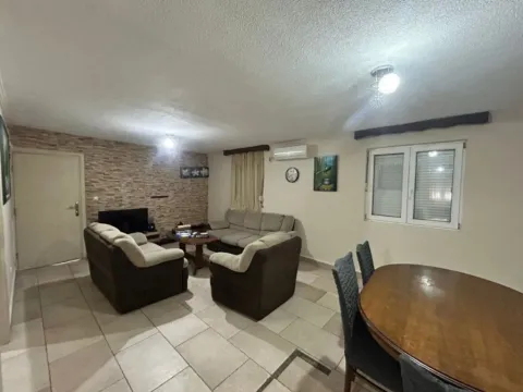 Izdavanje, kuća, 100m², Masline, Podgorica - image 2