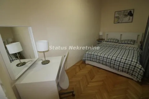 Izdavanje, četvorosoban stan, 75m², Centar, Novi Sad - image 10