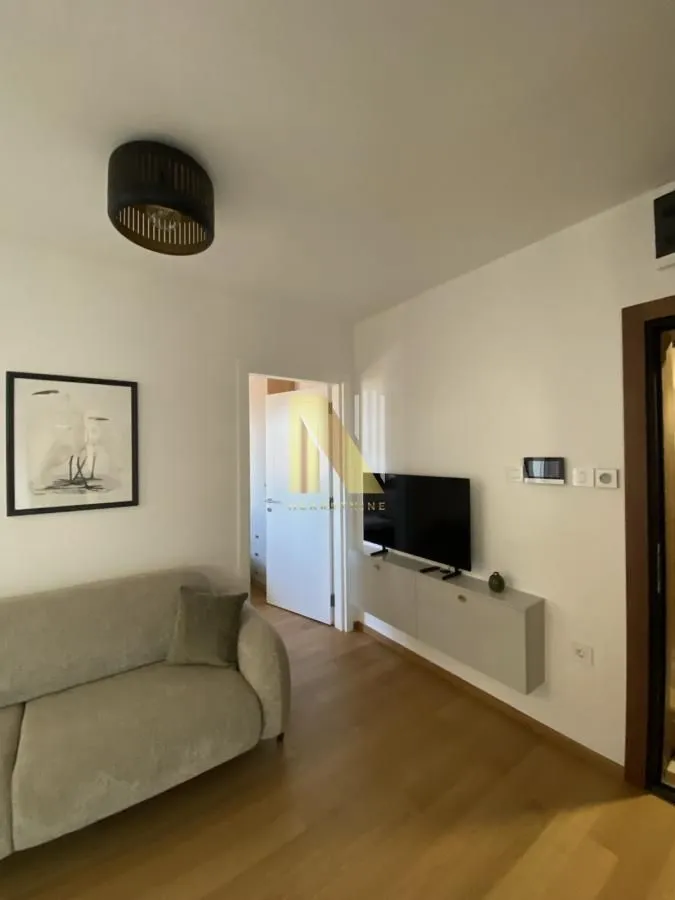 Izdavanje, jednosoban stan, 31m², Centar, Novi Sad