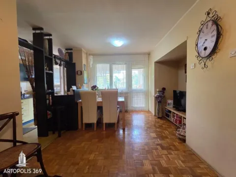 Prodaja, trosoban stan, 79m², Zemun Gornji Grad, Zemun Sve Podlokacije - image 2