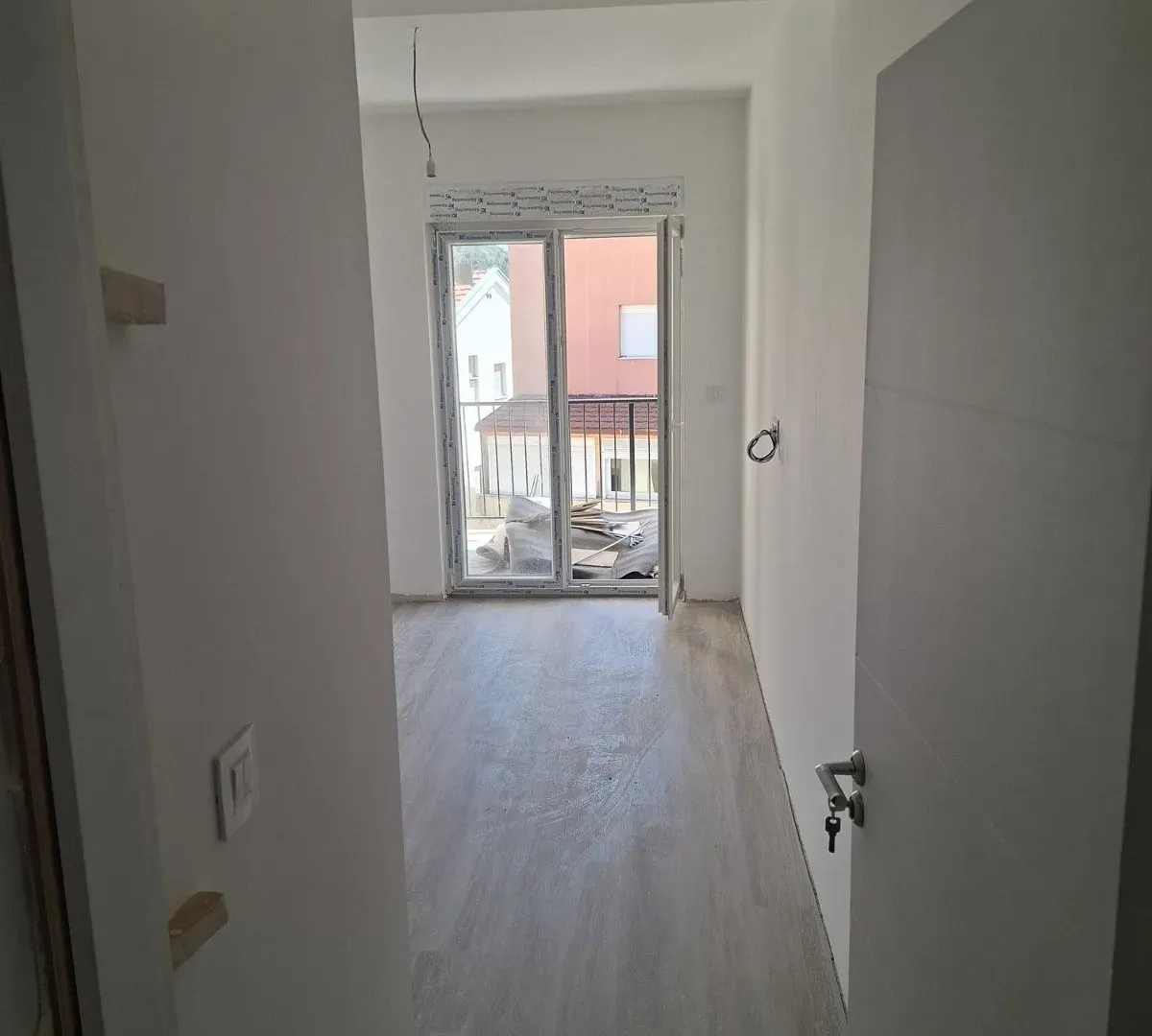 Prodaja, jednosoban stan, 56m², Lazi, Budva