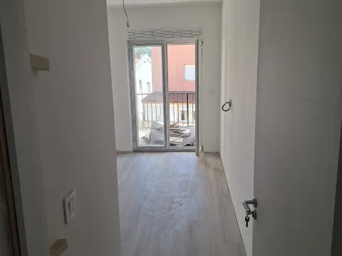Prodaja, jednosoban stan, 56m², Lazi, Budva - image 3