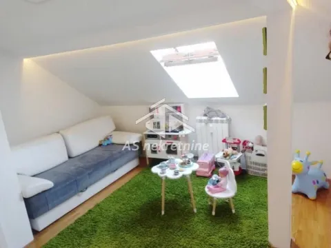 Izdavanje, trosoban stan, 72m², Bulbulder, Zvezdara Sve Podlokacije - image 12