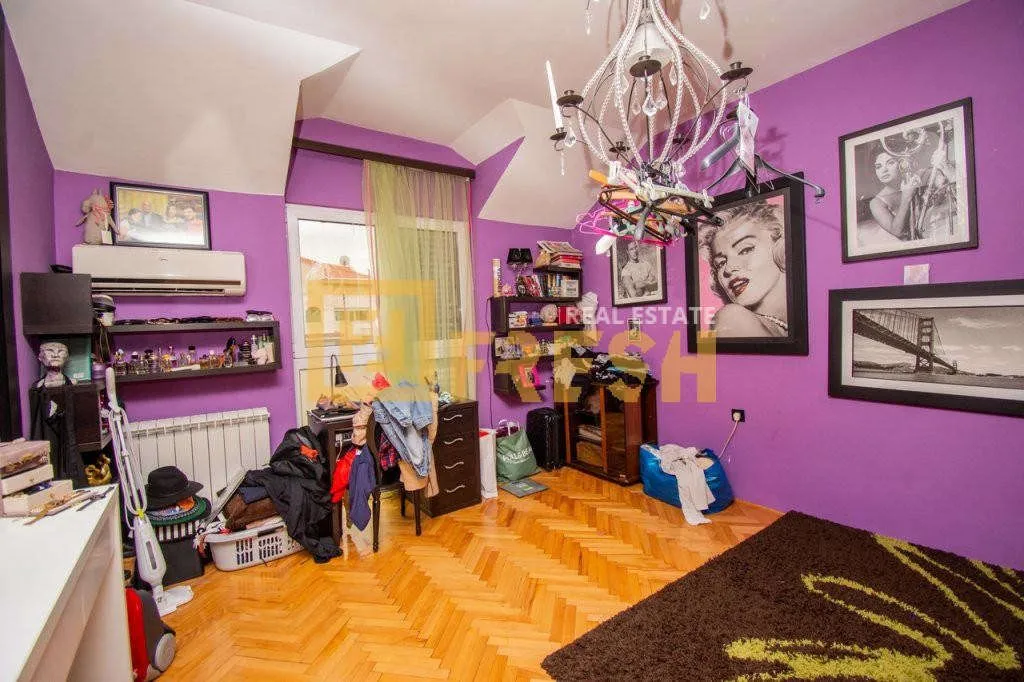 Prodaja, trosoban stan, 155m², Gorica C, Podgorica