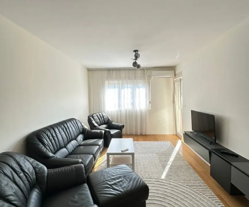 Izdavanje, jednosoban stan, 50m², Central Point, Podgorica