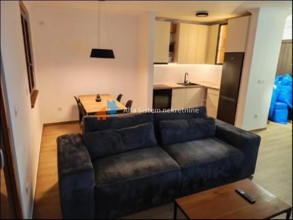 Izdavanje, trosoban stan, 77m², Autokomanda, Voždovac Sve Podlokacije