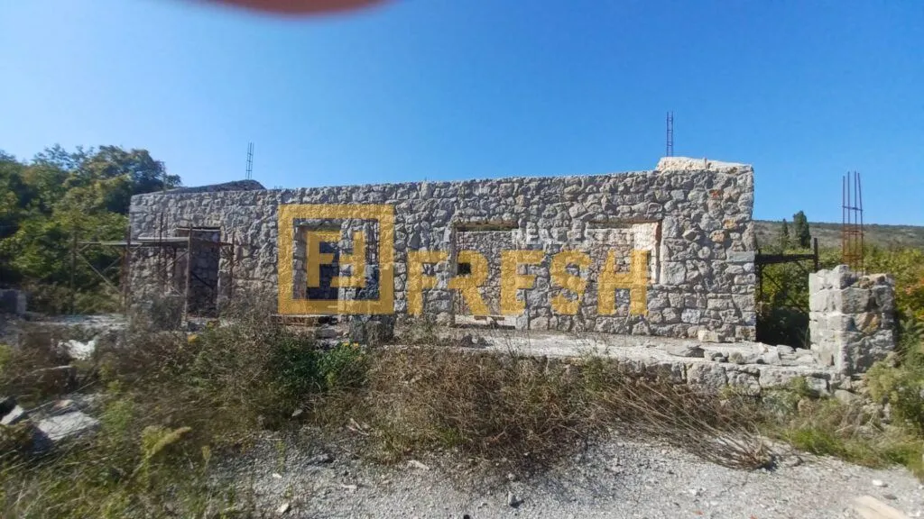 Prodaja, kuća, 1782m², Beri, Podgorica