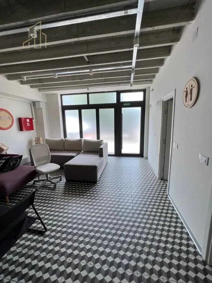 Rent, office space, 2000m², Voždovac Sve Podlokacije, Beograd