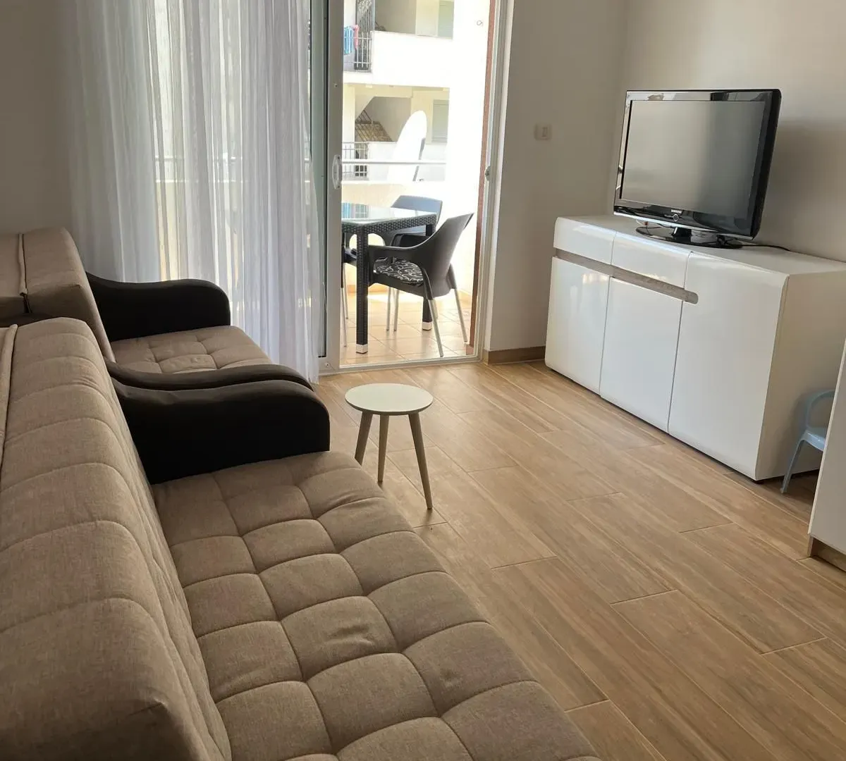 Rent, one bedroom apartment, 47m², Bečići, Budva