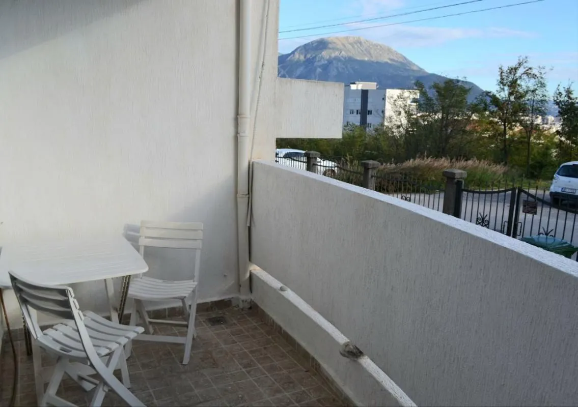Rent, one bedroom apartment, 52m², Šušanj, Bar