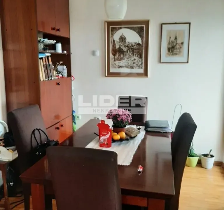 Sale, four bedroom apartment, 87m², Zemun Centar, Zemun Sve Podlokacije