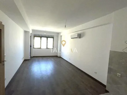 Prodaja, dvosoban stan, 80m², Pobrežje, Podgorica - image 7