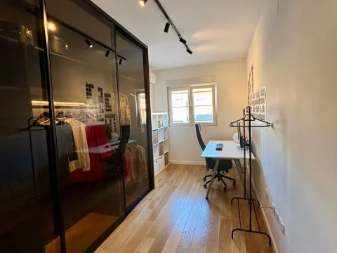 Sale, two bedroom apartment, 70m², Central Point, Podgorica - image 10