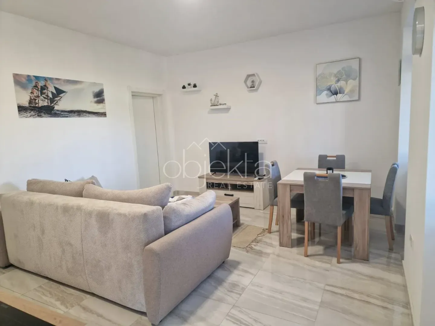 Izdavanje, stan, 53m², Kotor, Crna Gora