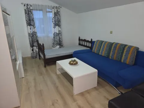 Izdavanje, dvosoban stan, 75m², Zagorič, Podgorica - image 9