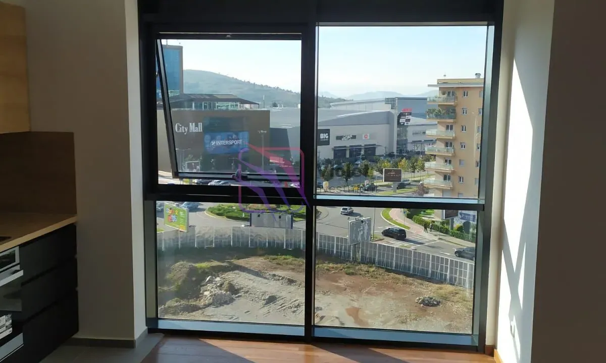 Izdavanje, trosoban stan, 93m², Master Kvart, Podgorica