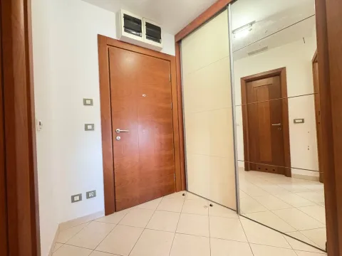 Izdavanje, jednosoban stan, 40m², Preko Morače, Podgorica - image 4