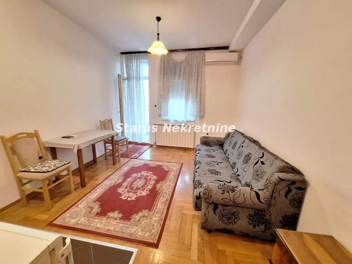 Izdavanje, garsonjera, 25m², Centar, Novi Sad