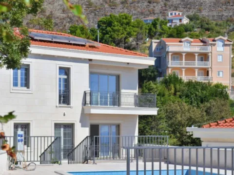 Sale, house, 270m², Reževići, Budva