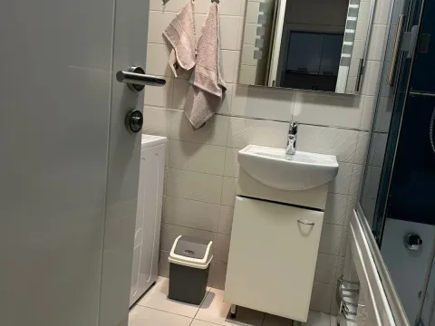 Izdavanje, jednosoban stan, 60m², Stari Aerodrom, Podgorica - image 9