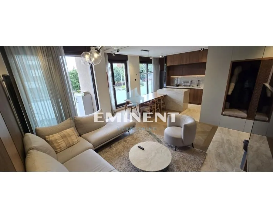 Prodaja, četvorosoban stan, 120m², Savski Venac, Beograd