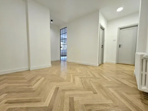 Prodaja, četvorosoban stan, 112m², Stari grad, Novi Sad - image 12