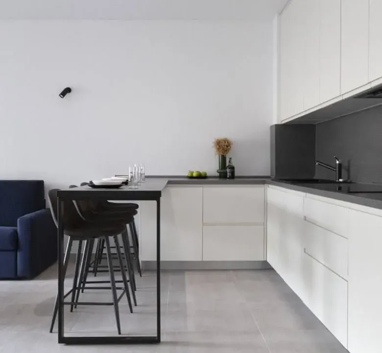 Prodaja, dvosoban stan, 73m², Centar, Kotor