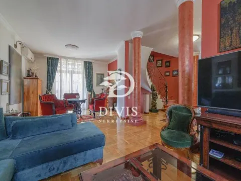 Sale, house, 377m², Trošarina, Voždovac Sve Podlokacije - image 2