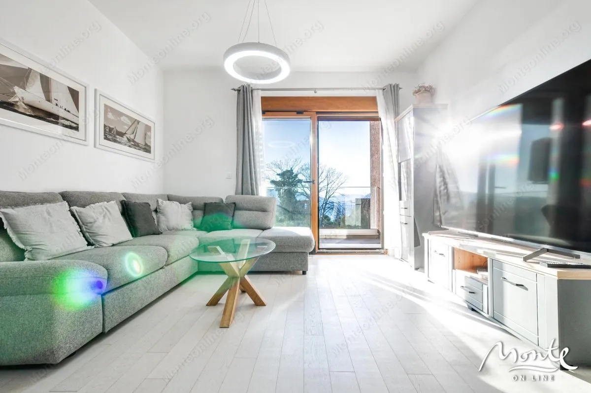 Prodaja, dvosoban stan, 69m², Tivat, Crna Gora