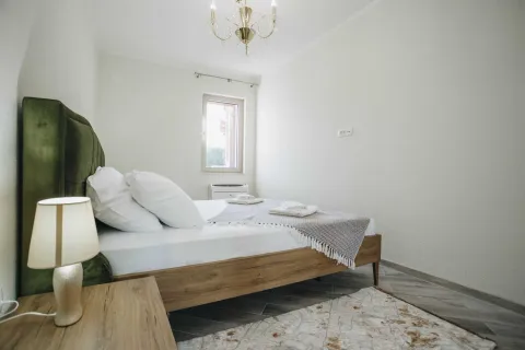 Prodaja, kuća, 241m², Krašići, Tivat - image 8