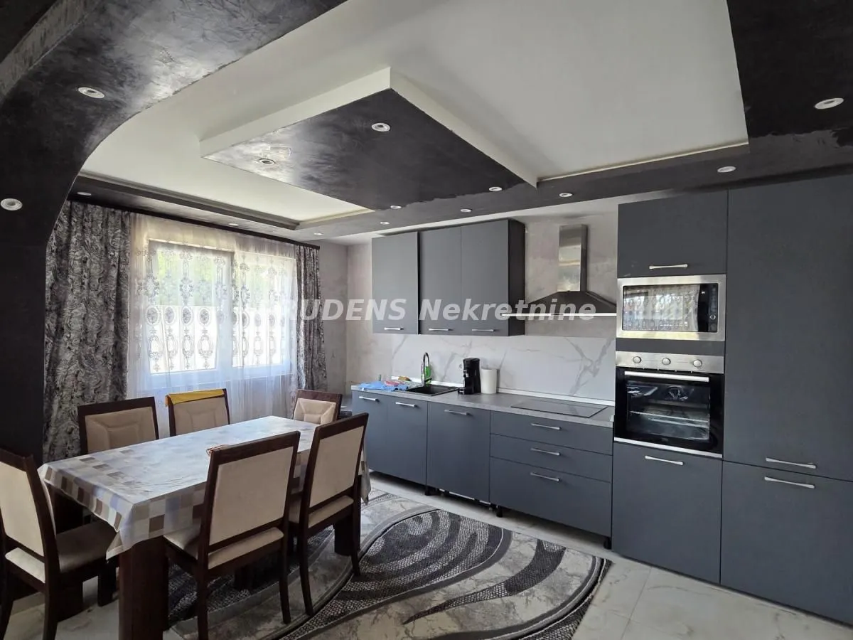 Sale, house, 210m², Surčin, Beograd