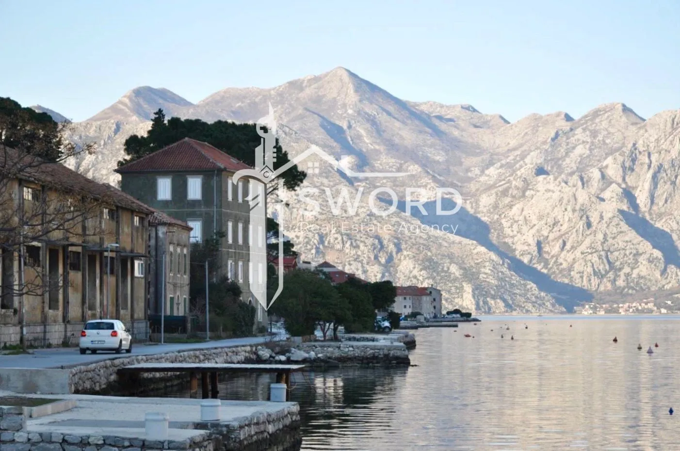 Prodaja, trosoban stan, 110m², Prčanj, Kotor