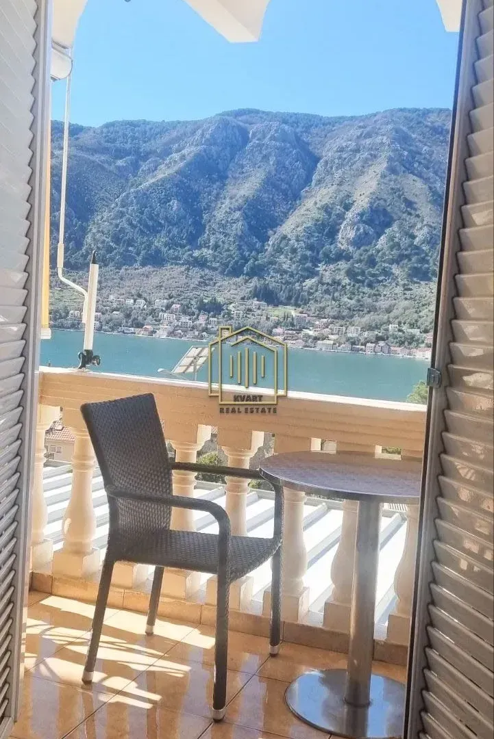 Izdavanje, jednosoban stan, 50m², Dobrota, Kotor