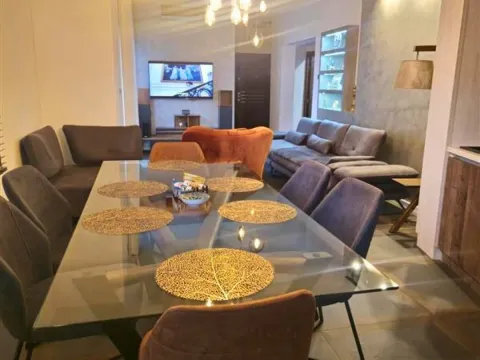 Izdavanje, četvorosoban stan, 98m², Vračar Sve Podlokacije, Beograd - image 9