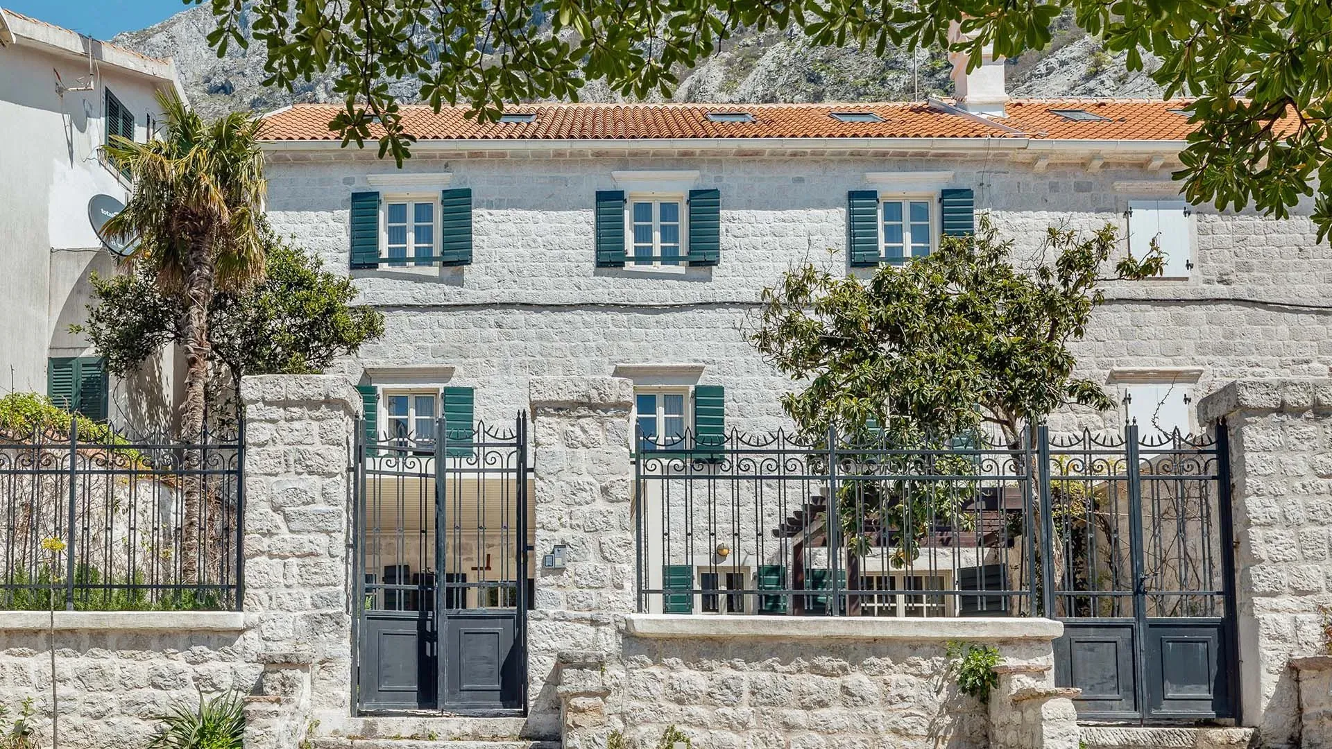 Sale, house, 490m², Dobrota, Kotor