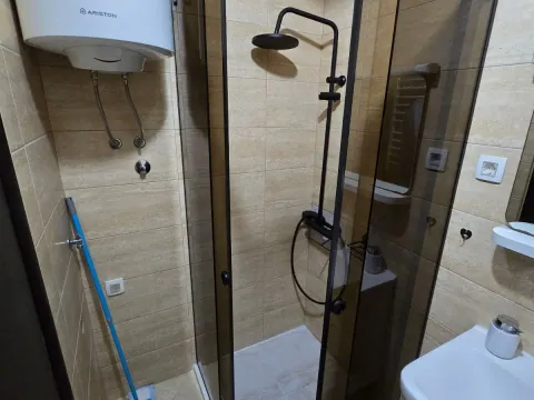 Rent, one bedroom apartment, 27m², Budva, Crna Gora - image 11