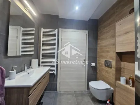 Izdavanje, kuća, 124m², Slavija, Vračar Sve Podlokacije - image 21