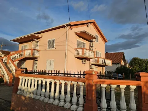 Sale, house, 761m², Tološi, Podgorica - image 2