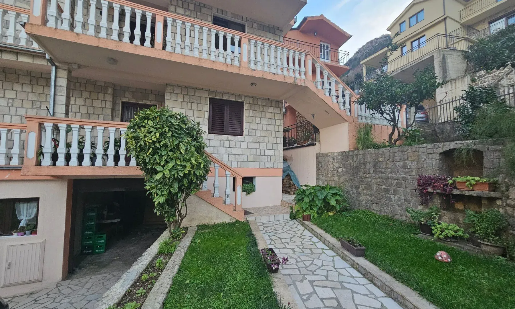 Prodaja, kuća, 423m², Muo, Kotor